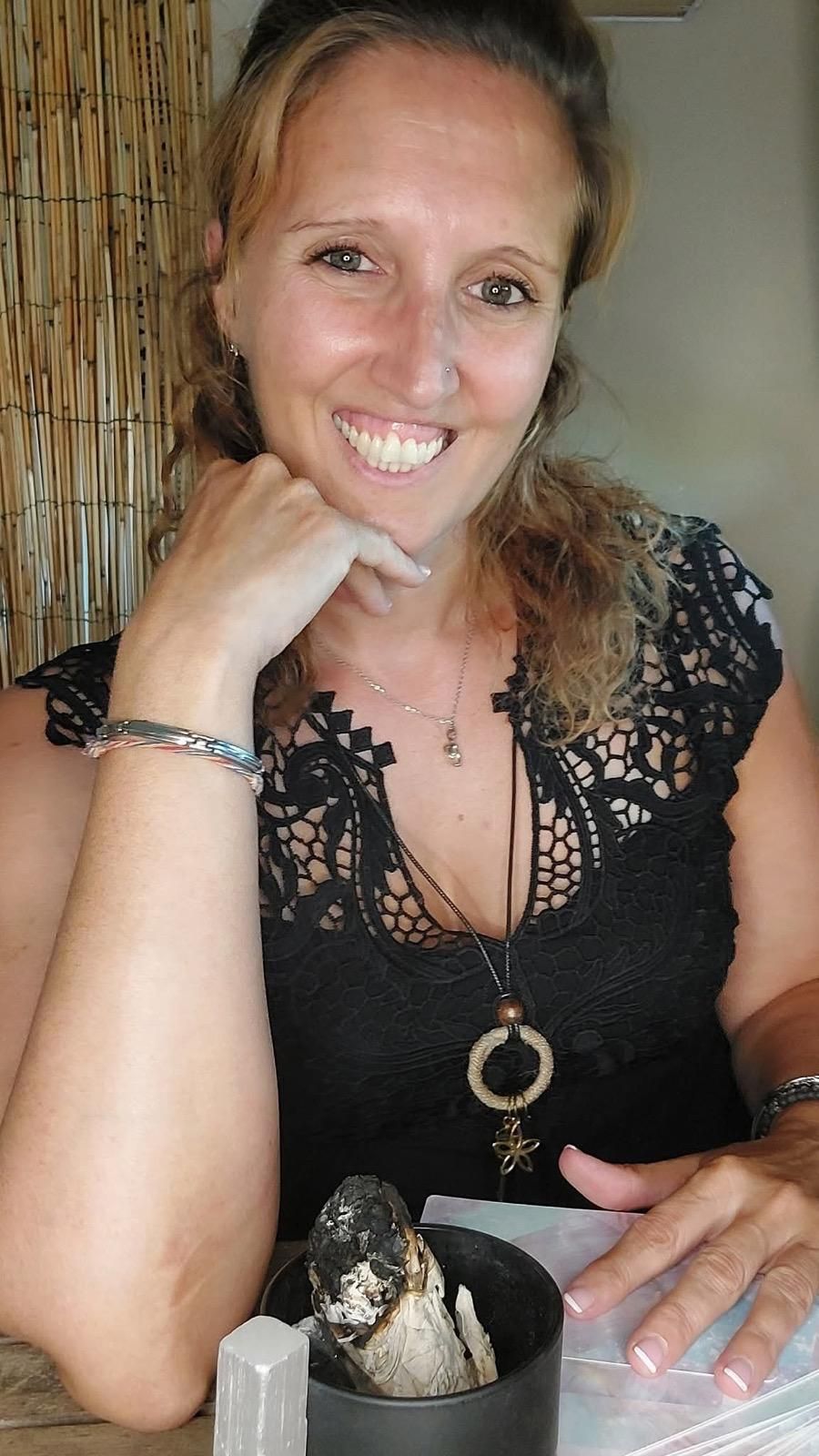Daniela, guida olistica e creatrice del Training Alchemico